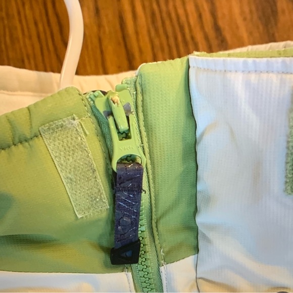 Columbia Coat, with Hood, Youth Size 10/12, Green and Ivory - Picture 8 of 16